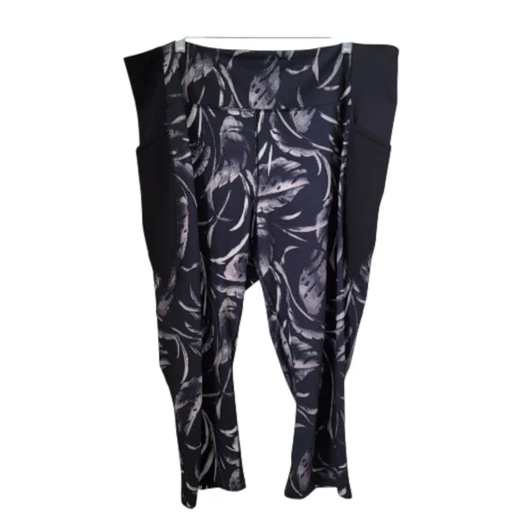 Tek Gear Size 3X High-Waisted Capri Leggings in Black Tropical, Like New Cond. - Picture 2 of 15